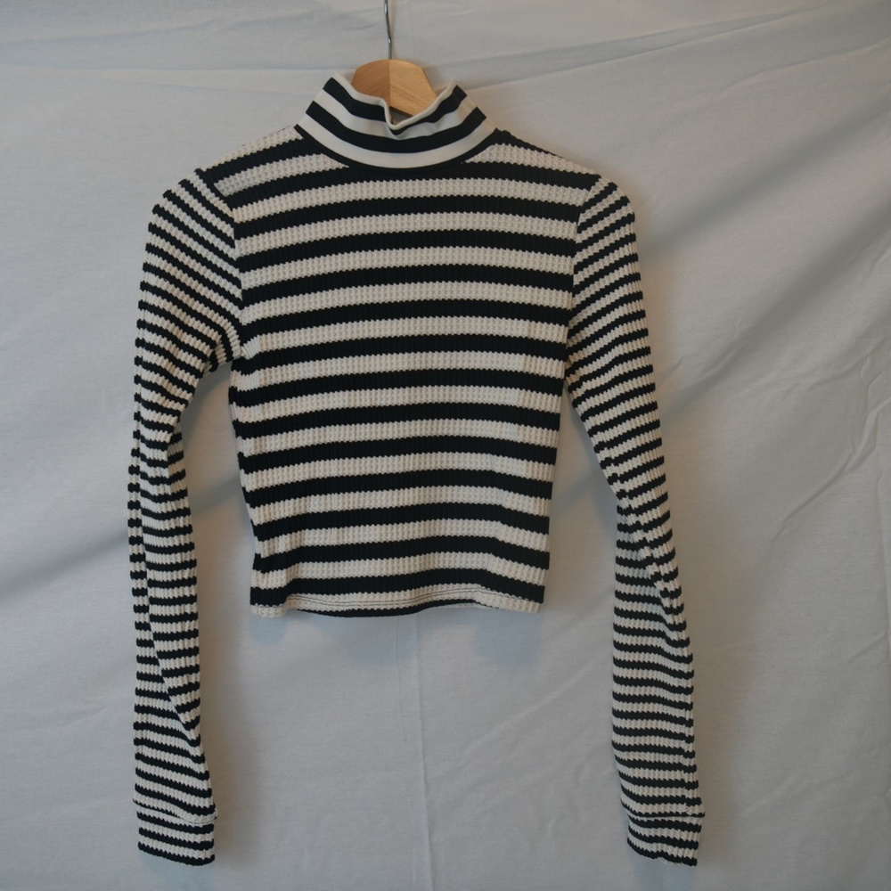 Aerie long sleeve high neck, long sleeve shirt